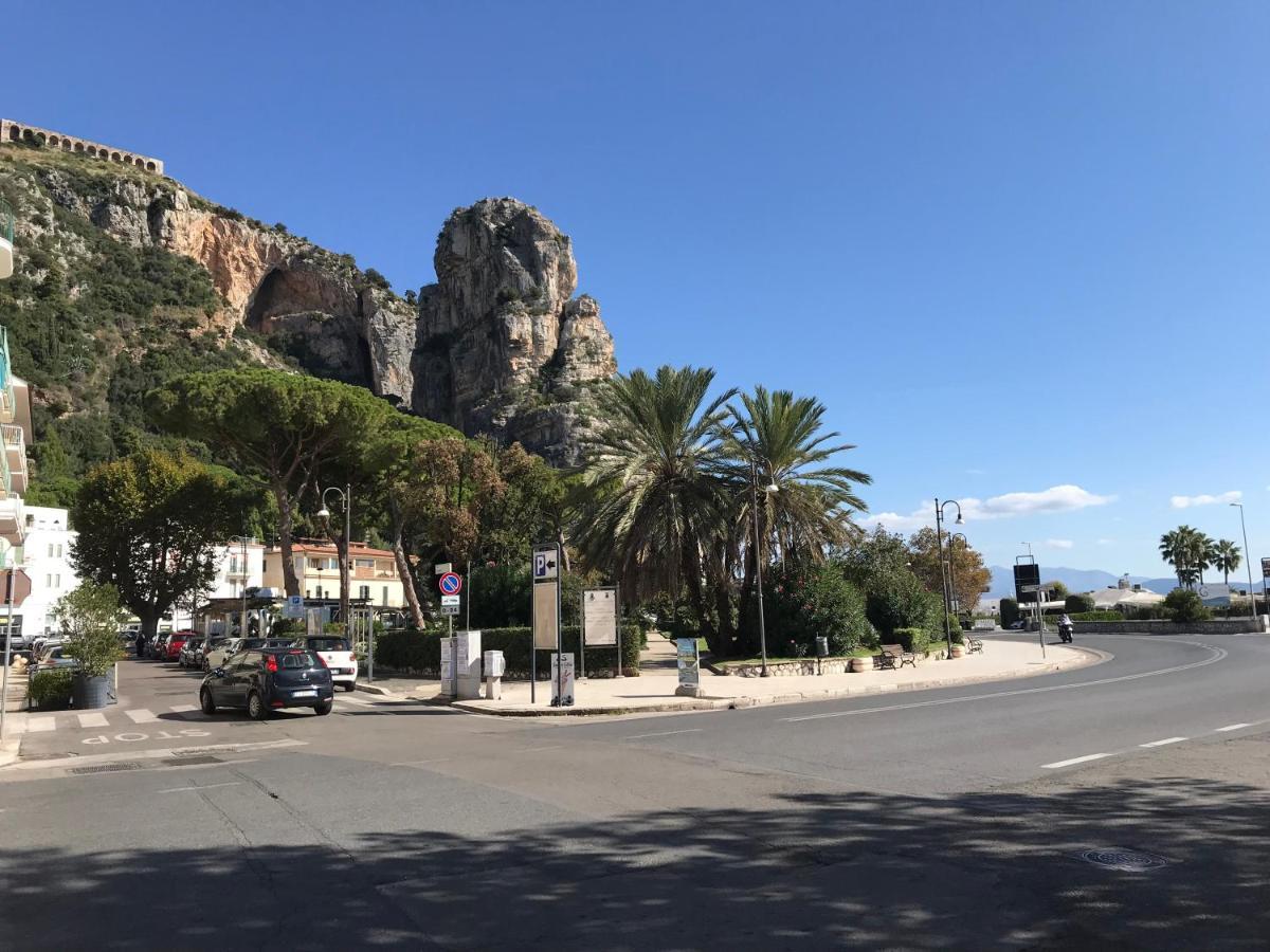B E B Riviera Di Levante Террачина Екстер'єр фото